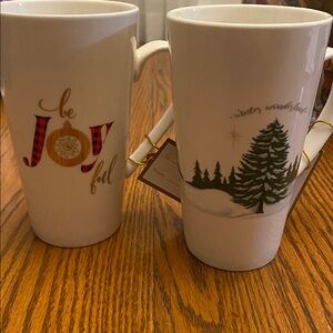 Godinger Gatherings 2 Ceramic Mugs Set - White with Red and Green Accents